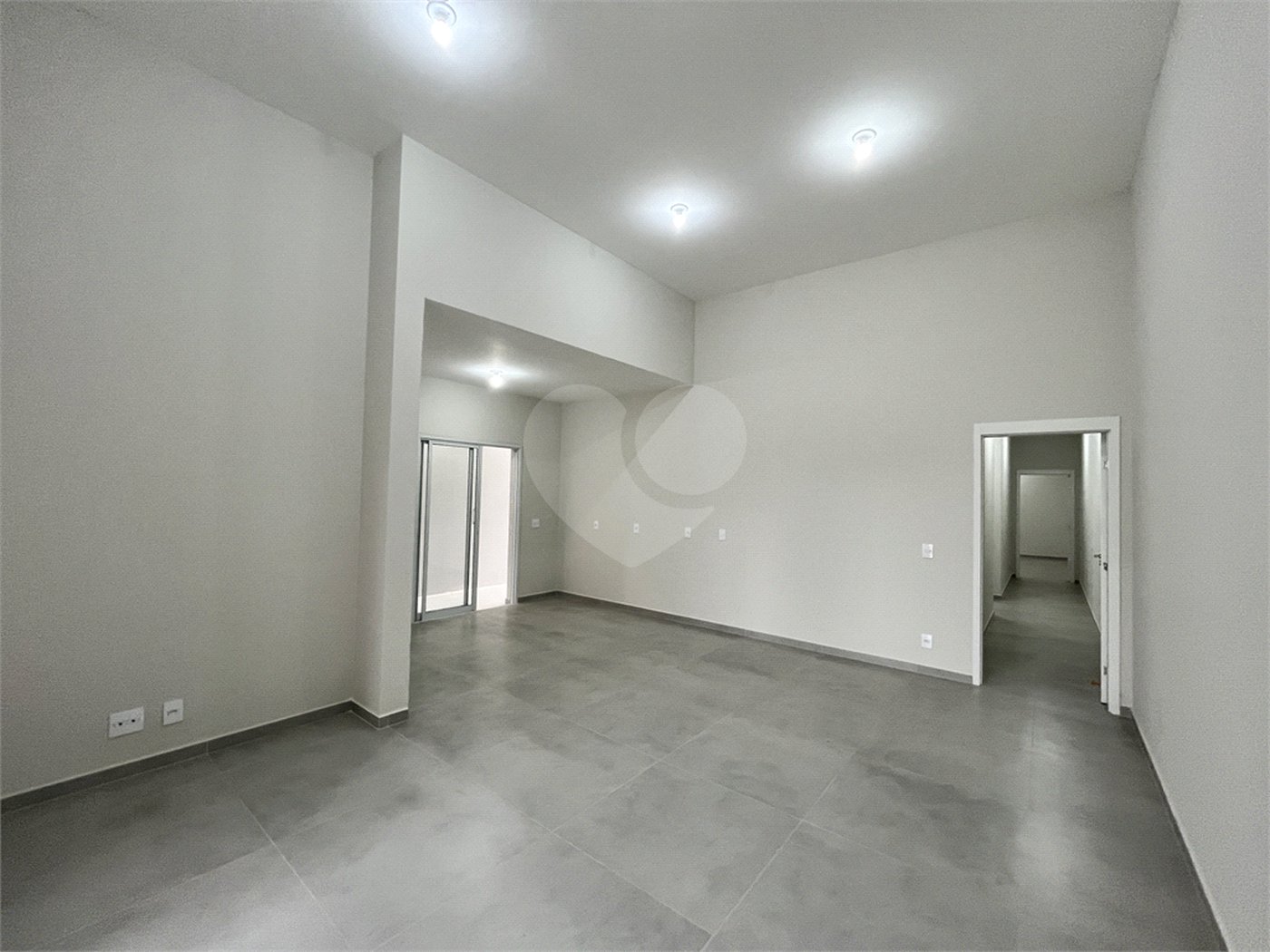 Casa à venda com 3 quartos, sendo 1 suíte,  no condomínio Reserva Ipanema I, Sorocaba - SP