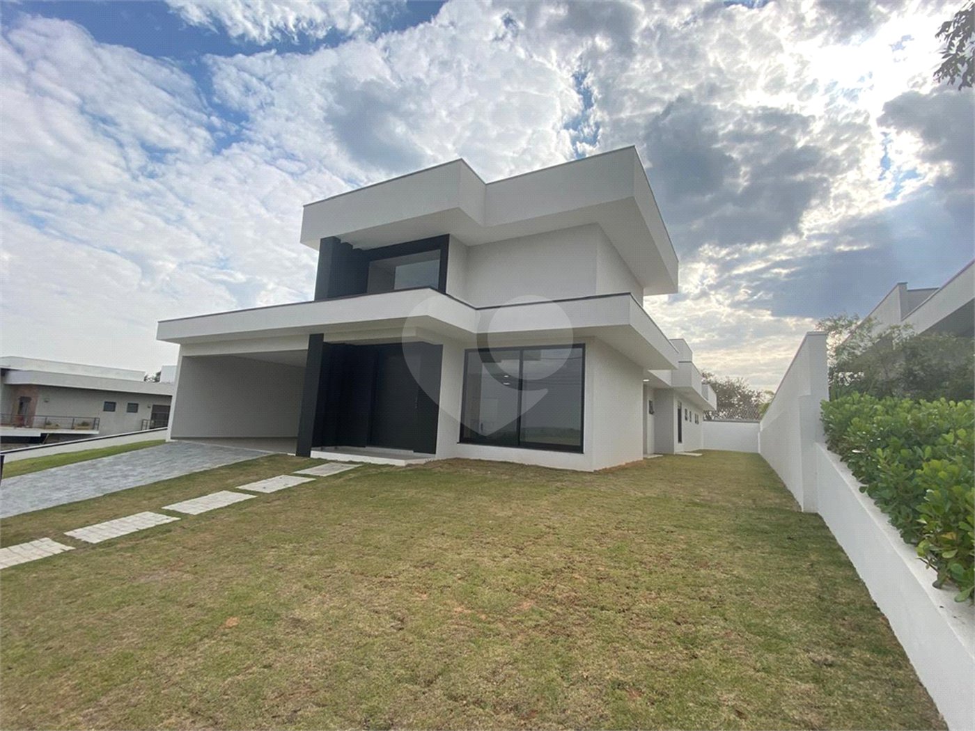 Casa à venda com 3 suítes no condomínio Campo de Toscana, Vinhedo - SP