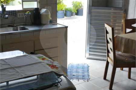Casa à venda com 3 quartos, sendo 1 suíte,  em Jardim Aeroporto Iii, Mogi das Cruzes, SP