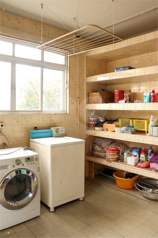 Casa à venda com 3 quartos no condomínio Paderewsky, São Paulo - SP