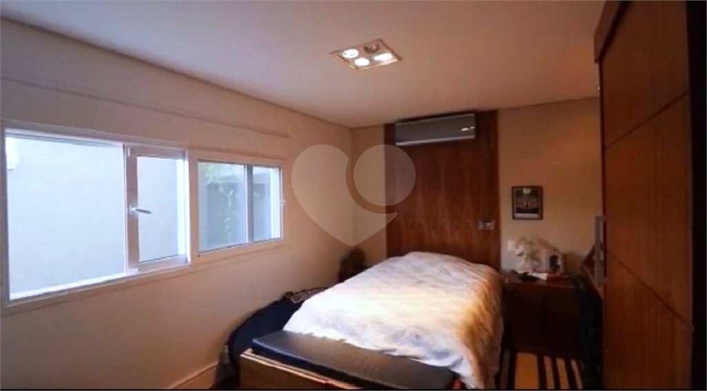 Casa à venda com 5 suítes no condomínio Parque Arco Iris, Atibaia - SP