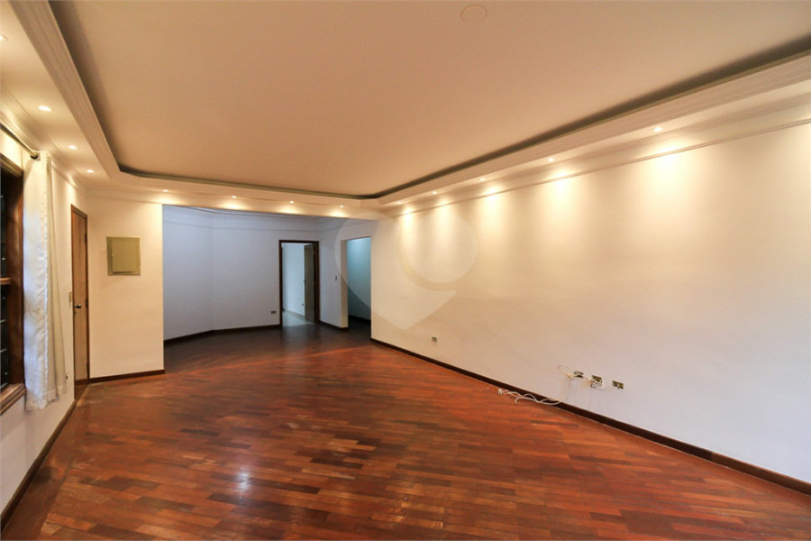 Casa térrea assobradada