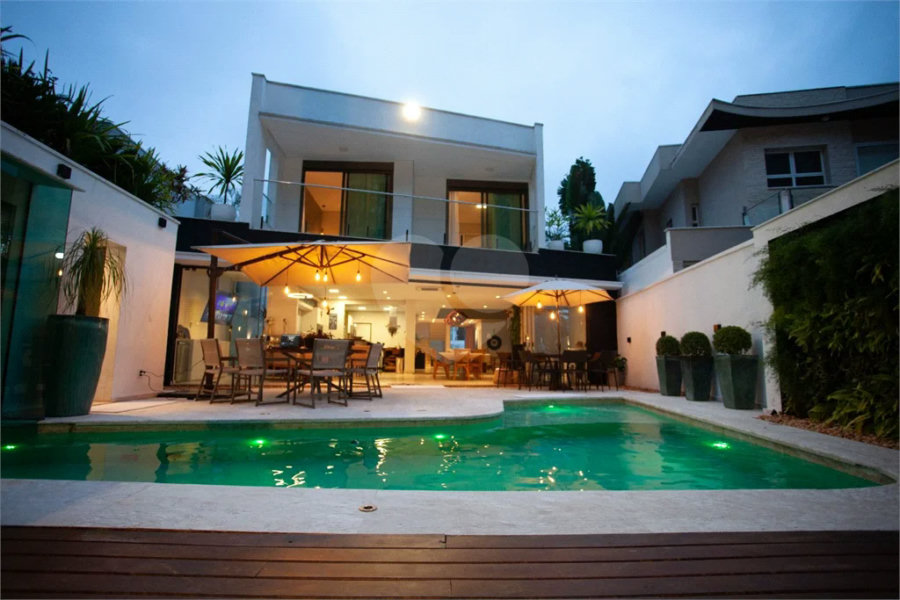 Casa à venda com 6 quartos, sendo 5 suítes,  em Riviera de São Lourenço, Bertioga, SP