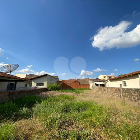 Terreno a venda no bairro Jardim Beatriz