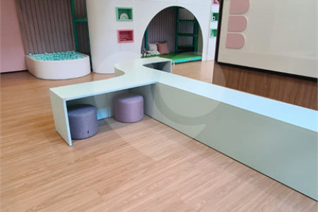 Charme, conforto e vista livre na Vila Clementino – 98 m² com pé-direito duplo!