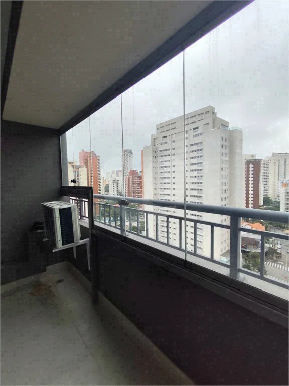 Lindo apartamento com 30 m², varanda e lazer completo, para locação na Chácara Klabin!