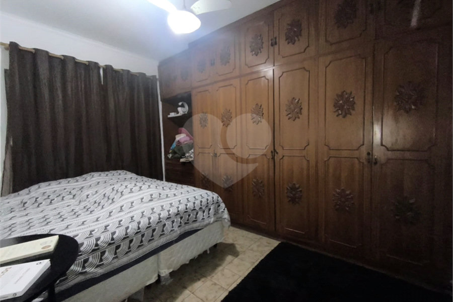 Sobrado à venda com 8 quartos, sendo 2 suítes, em Parada Inglesa, São Paulo, SP