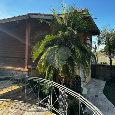 Casa à venda com 4 suítes em Vila Petrópolis, Atibaia, SP