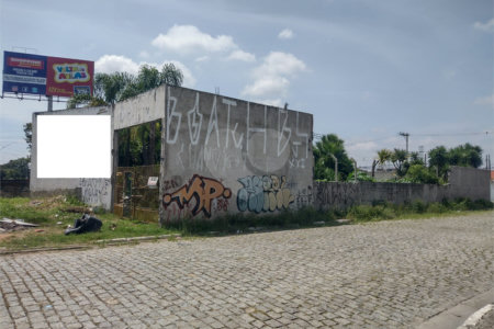 Terreno à venda em Vila Maria de Maggi, Suzano, SP