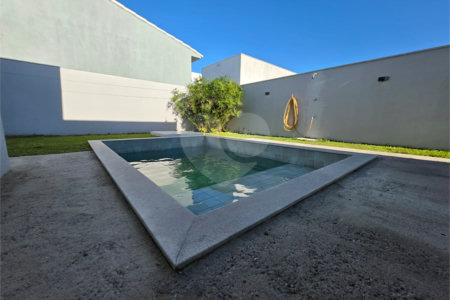 Casa em condomínio à venda com 3 quartos, sendo 1 suíte,  em Ogiva, Cabo Frio, RJ