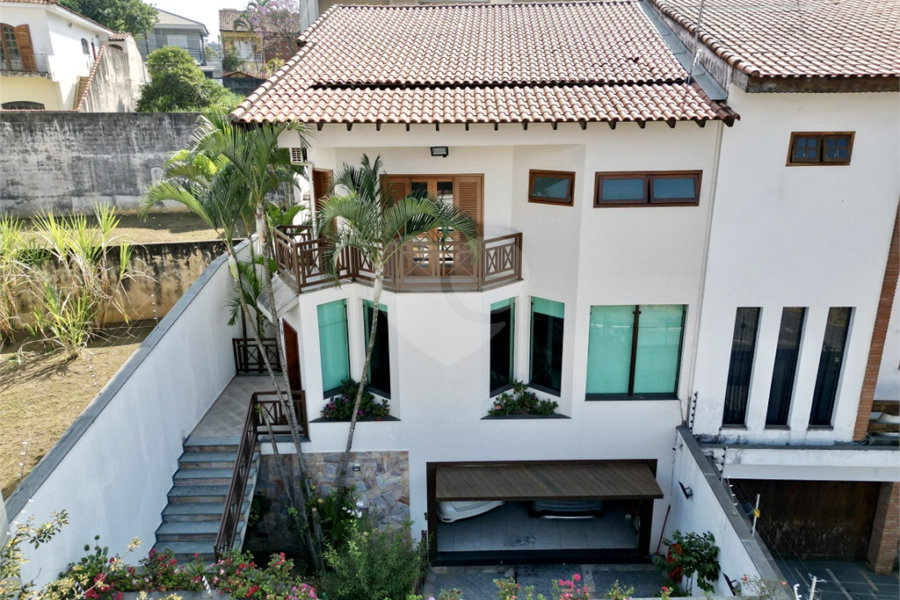 Sobrado à venda com 4 quartos, sendo 1 suíte, em Tremembé, São Paulo, SP