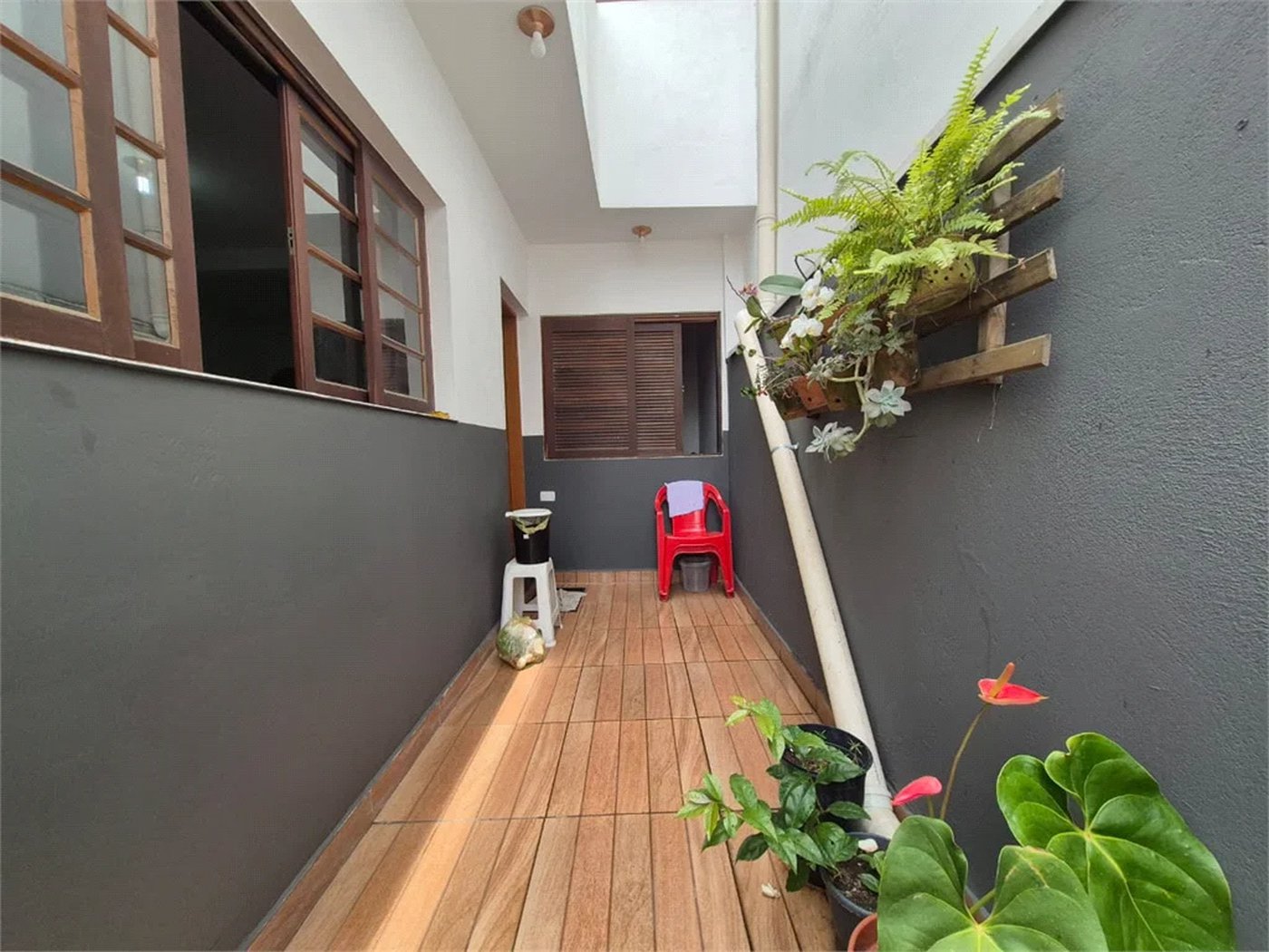 Casa à venda com 4 quartos, sendo 1 suíte,  no condomínio Residencial Alto da Lapa II, São Paulo - SP