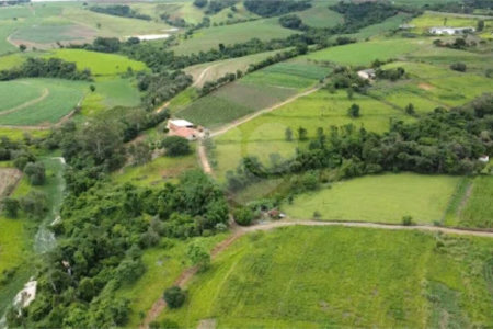 Sítio à venda com 4 quartos, sendo 1 suíte, no Centro, Elias Fausto, SP