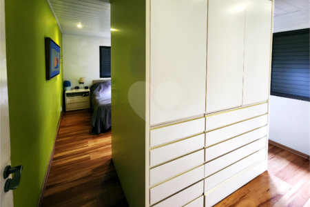 Casa à venda com 4 quartos, sendo 2 suítes,  no condomínio Vila Nova de Gaia, São Paulo - SP