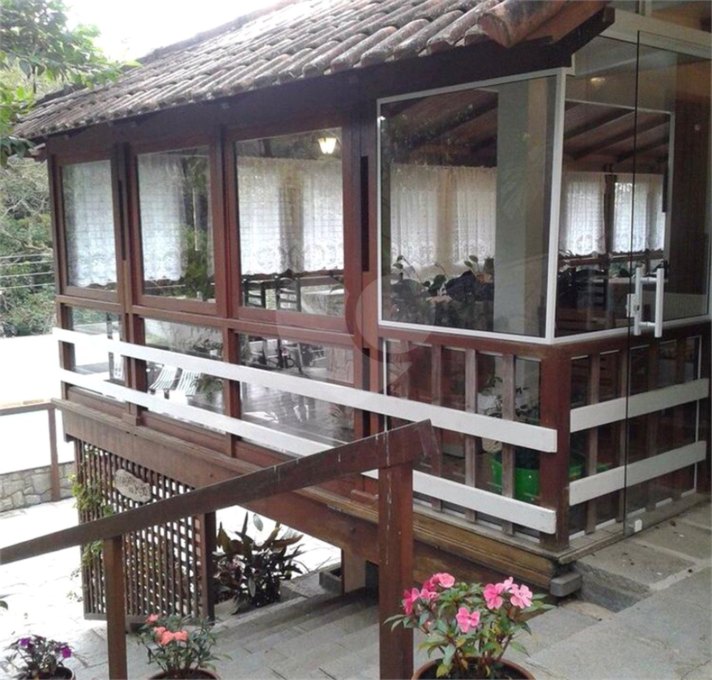 Casa à venda com 6 quartos, sendo 4 suítes,  em Parque do Imbui, Teresópolis, RJ