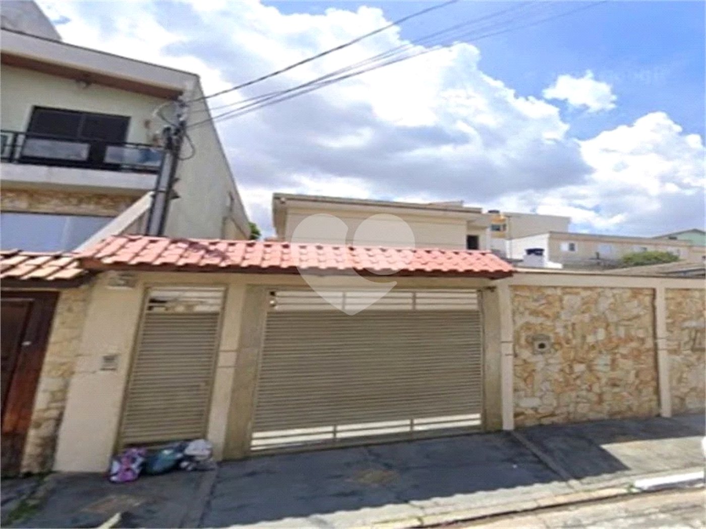 Casa à venda com 3 quartos, sendo 1 suíte, no condomínio Residencial Doutor Emanuel Dias, São Paulo - SP
