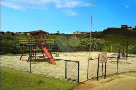 Casa à venda com 3 quartos, sendo 1 suíte, no condomínio Residencial Delle Stelle, Louveira - SP