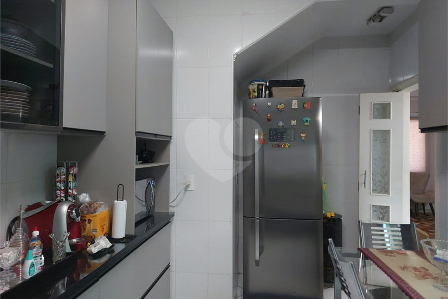 Casa à venda com 3 quartos, sendo 1 suíte, no condomínio Algarve Residencial, São Paulo - SP
