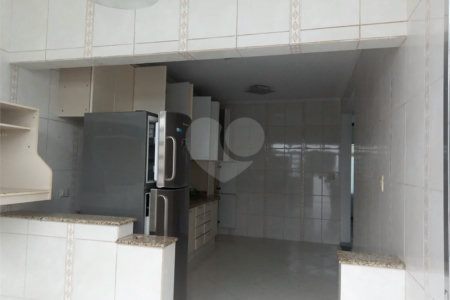 Casa Térrea à venda com 3 quartos em Parque Vitória, São Paulo, SP