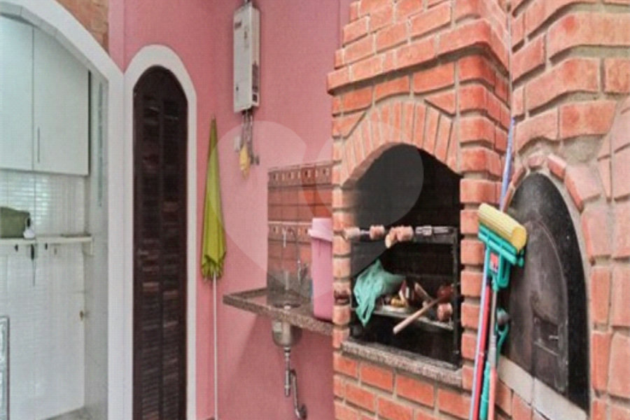 Sobrado à venda com 3 quartos, sendo 1 suíte, em Parada Inglesa, São Paulo, SP