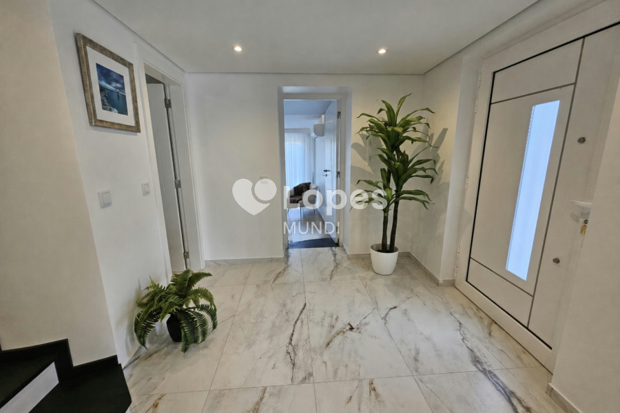 Casa com 3 quartos à venda no Algarve, Portugal – Piscina e terreno de 12.000 m²