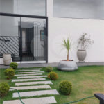 Casa à venda ou para alugar com 4 quartos, sendo 3 suítes, no condomínio Figueira Garden, Atibaia - SP