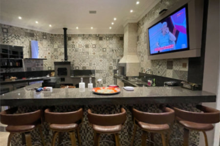 Casa à venda com 4 suítes no condomínio Halvétia Country Residencial, Indaiatuba - SP
