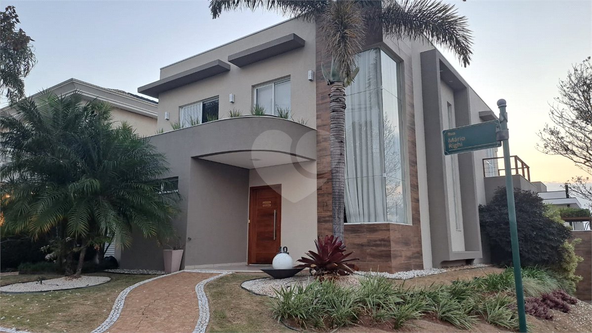 Casa à venda com 4 quartos, sendo 3 suítes,  no condomínio Res. Luzern, Campinas - SP