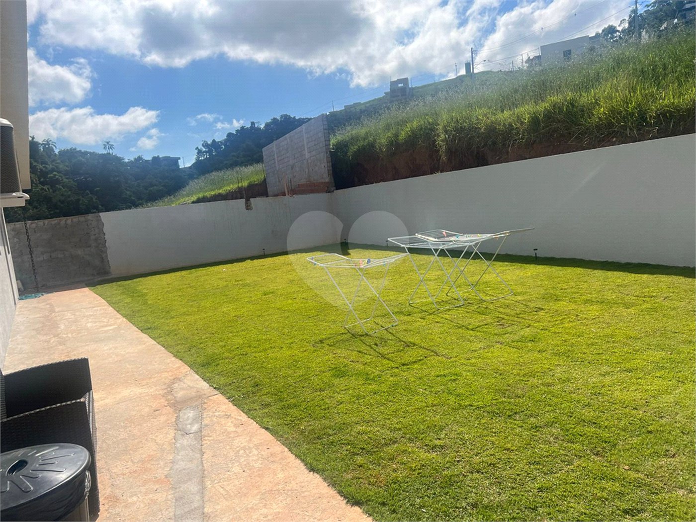 Casa à venda com 3 quartos, sendo 2 suítes,  no condomínio Residencial Alto da Floresta, Bom Jesus dos Perdões - SP
