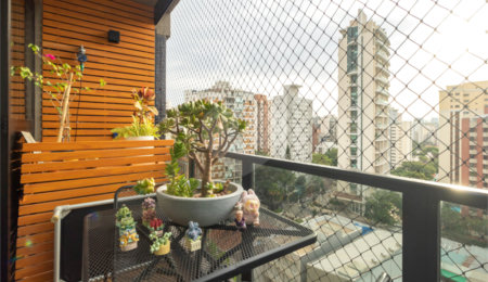 Apartamento à venda com 3 quartos, sendo 1 suíte,  em Moema, São Paulo, SP