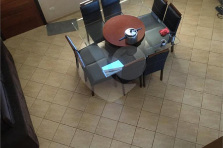 Sobrado à venda com 4 quartos, sendo 1 suíte,  em Vila Asem, Itapetininga, SP