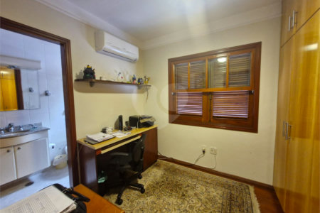 Casa à venda com 3 suítes no condomínio Residencial Jardim França, São Paulo - SP