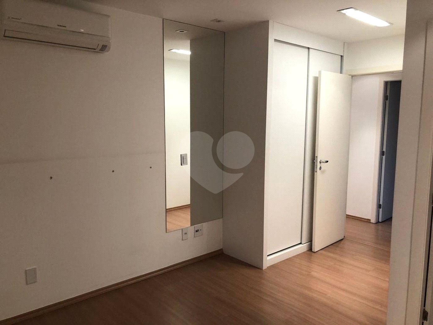 Apartamento à venda com 3 quartos, sendo 2 suítes,  em Paraíso do Morumbi, São Paulo, SP