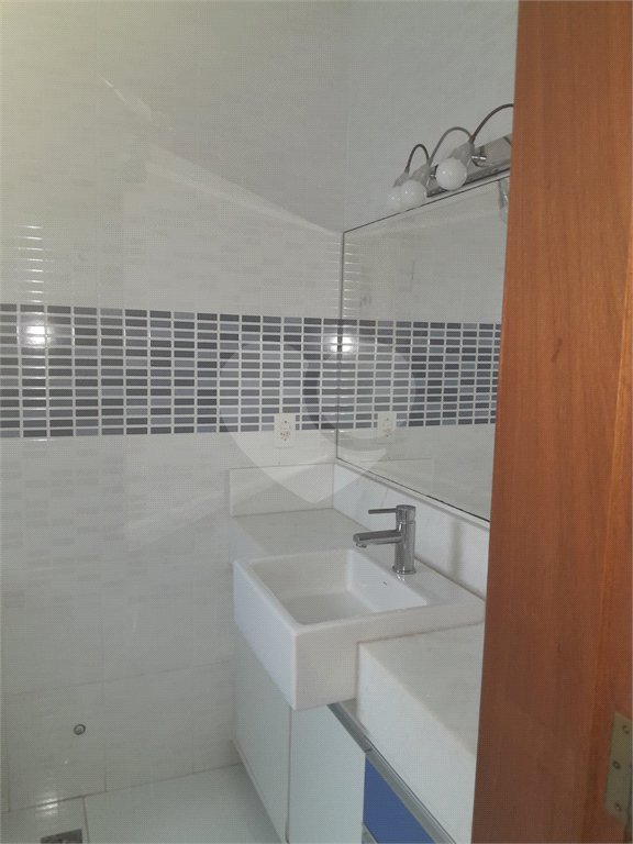 Casa à venda ou para alugar com 4 suítes em Chácaras São Carlos, Cotia, SP