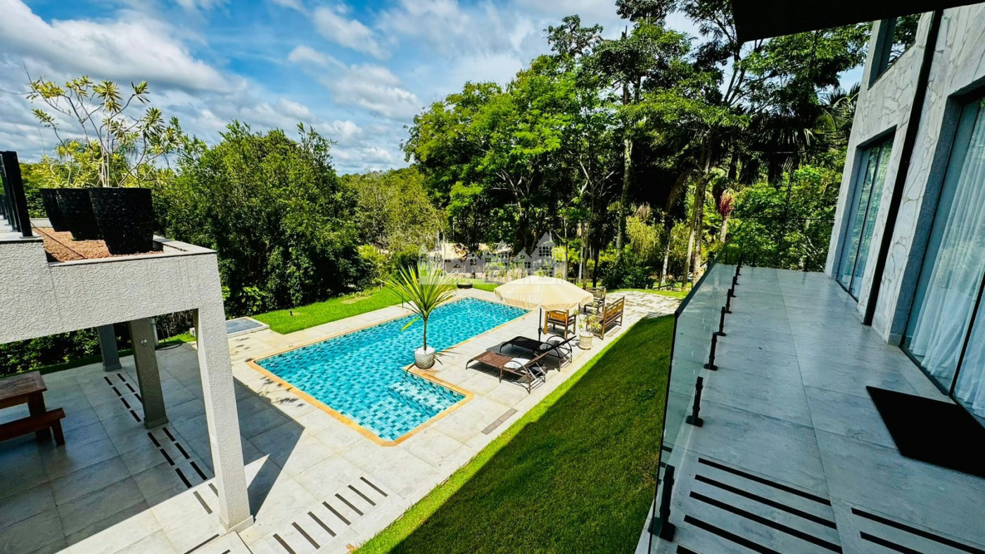Casa à venda com 4 suítes no condomínio Portal Ouro Verde, Atibaia - SP