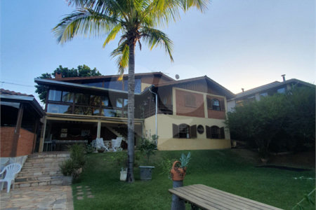 Casa à venda com 4 quartos, sendo 2 suítes,  no condomínio Vinhas da Vista Alegre - Lado Café, Vinhedo - SP