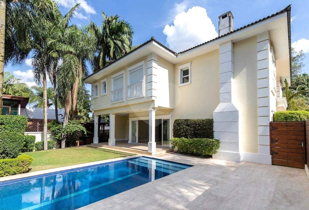 Casa à venda com 4 suítes no condomínio L`exclusive, São Paulo - SP