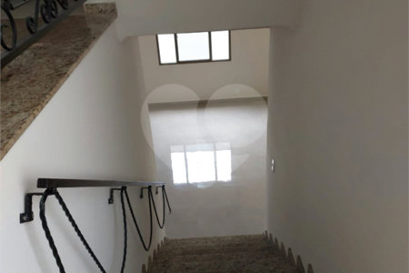 Sobrado à venda com 3 quartos, sendo 1 suíte,  em Jardim Regina, Indaiatuba, SP