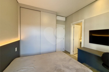 Indaiatuba - Sp - Condominio Maria Candida - R$ 2.250.000,00 - 3 suítes, sendo 1 master com closet e banheiro com duas cubas e dois chuveiros - Escritório - Piscina em Alvenaria aquecida e Hidro com Iluminação - Ar Condicionado instalado em todos os quartos, escritorio, sala e area gourmet