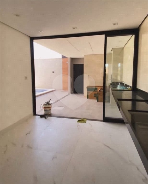 Casa à venda com 3 quartos, sendo 1 suíte, no condomínio Grand Park, Rio de Janeiro - RJ