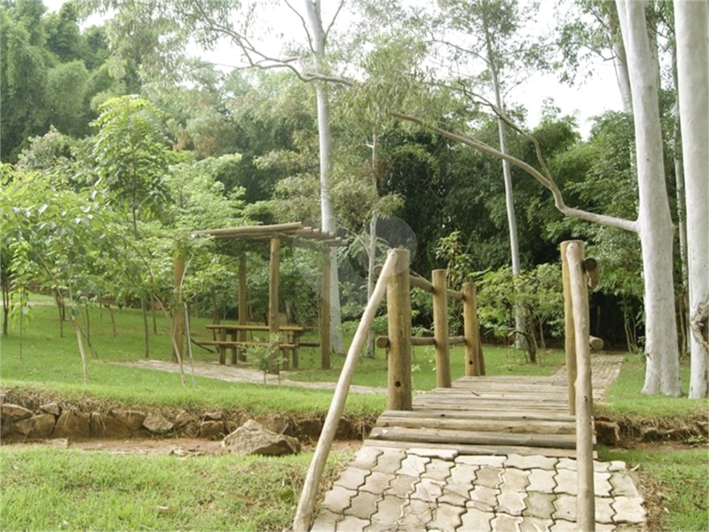 Casa à venda com 4 suítes no condomínio Vila Panorama, Indaiatuba - SP