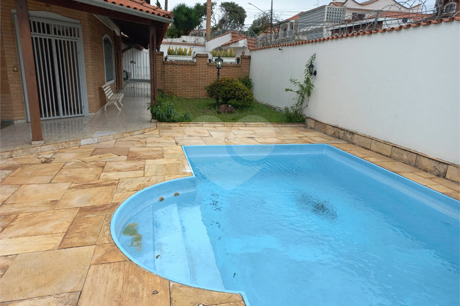 Sobrado à venda ou para alugar com 4 quartos, sendo 1 suíte,  em Barro Branco (zona Norte), São Paulo, SP