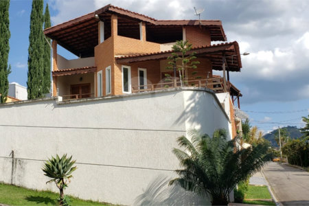 Casa à venda com 3 quartos, sendo 1 suíte, em Jardim das Flores, Atibaia, SP