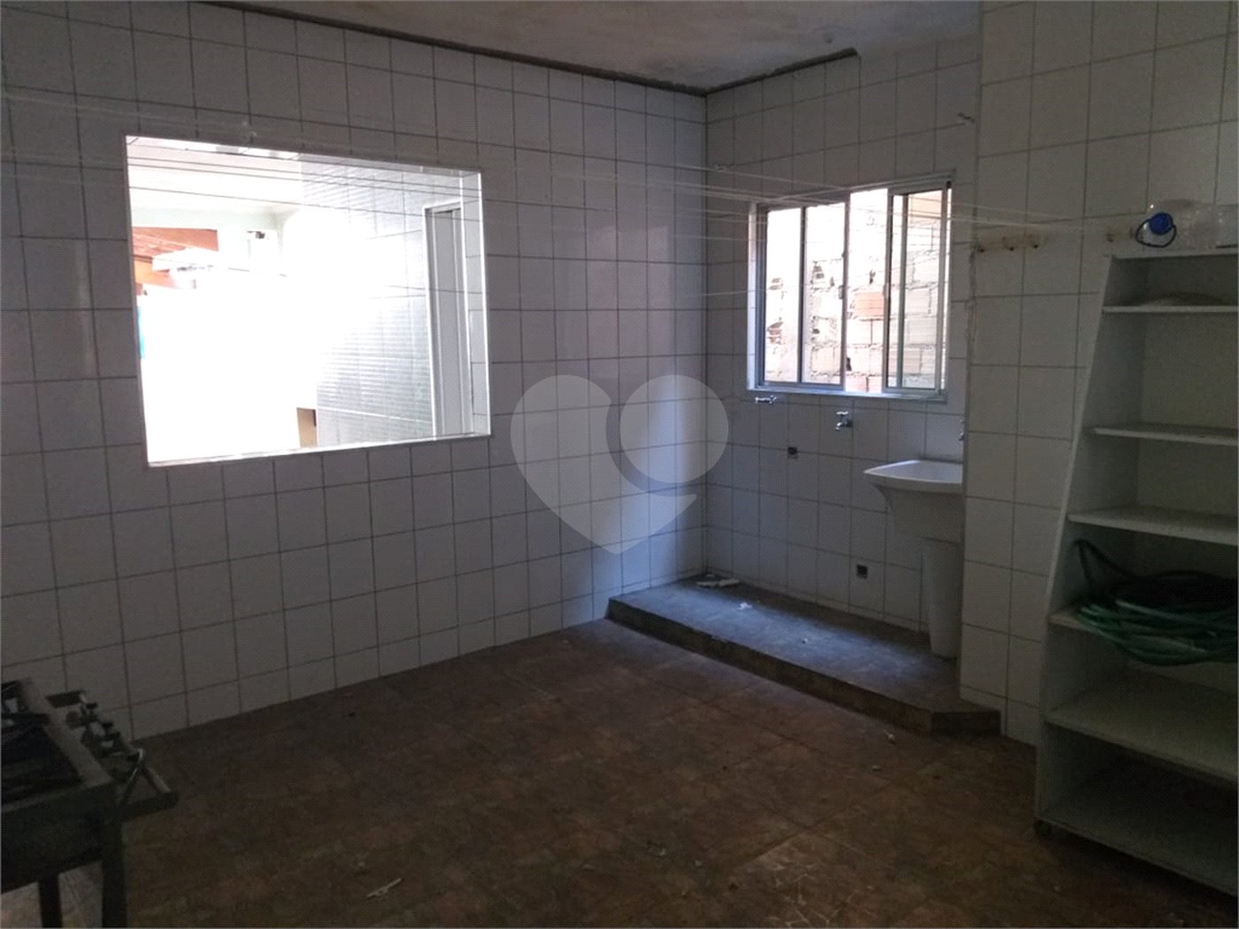 Sobrado à venda com 3 quartos, sendo 1 suíte, em Jardim Cruz do Corisco, São Paulo, SP