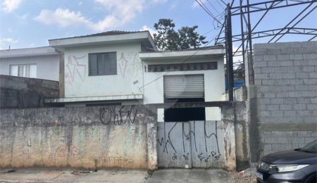 Sobrado à venda com 2 quartos em Vila Zat, São Paulo, SP