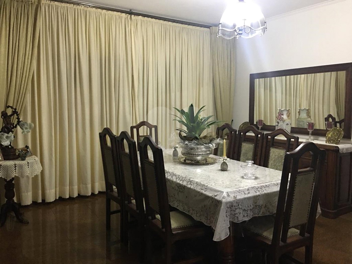 Casa à venda com 5 quartos, sendo 4 suítes,  em Vila Tramontano, São Paulo, SP