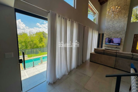 Casa à venda com 4 suítes no condomínio Portal Ouro Verde, Atibaia - SP