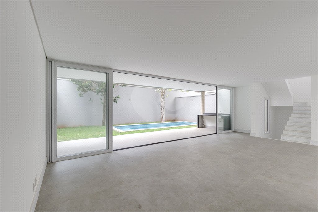 Casa à venda com 4 suítes no condomínio Venezia, São Paulo - SP