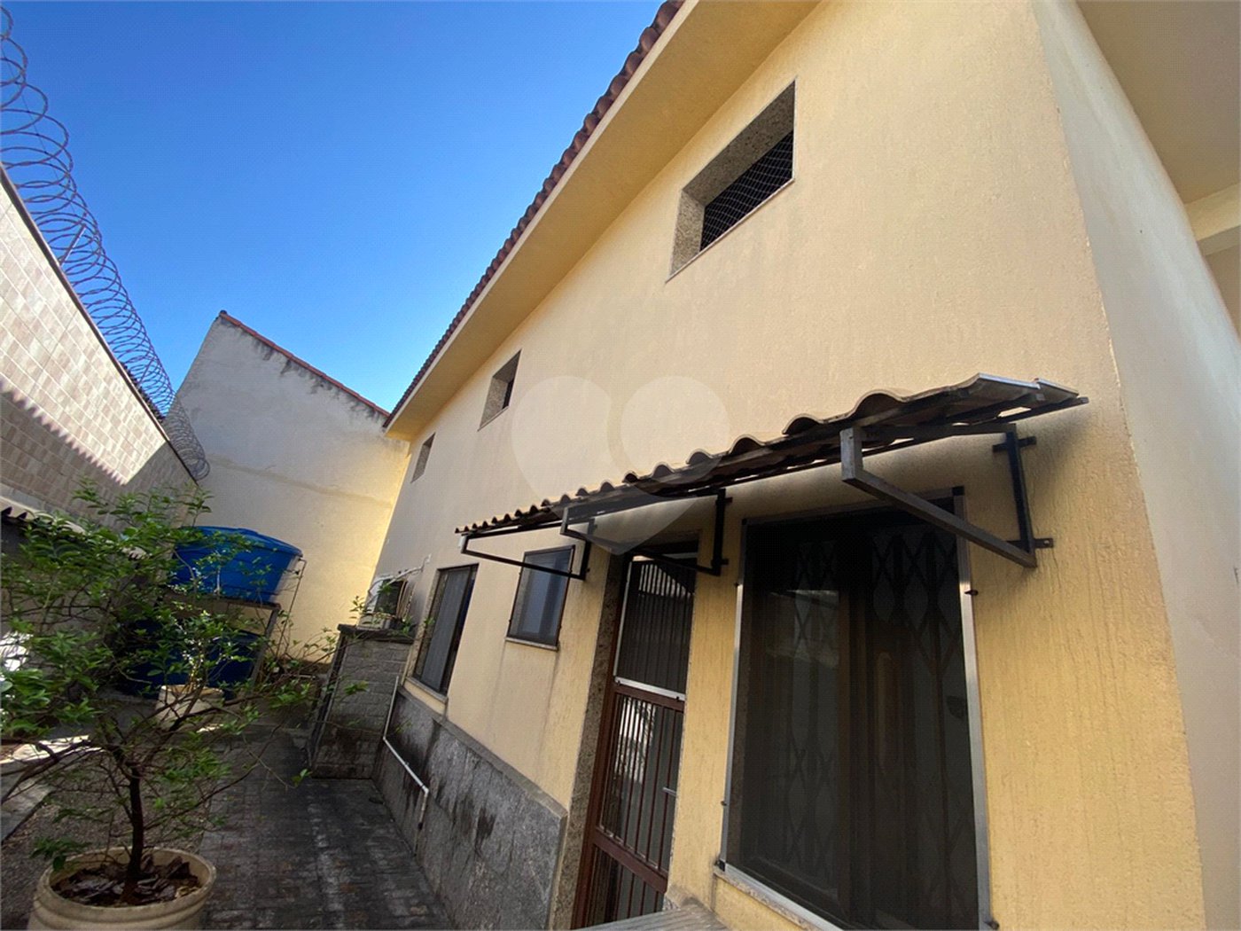Casa à venda com 2 quartos, sendo 1 suíte, em Campo Grande, Rio de Janeiro, RJ