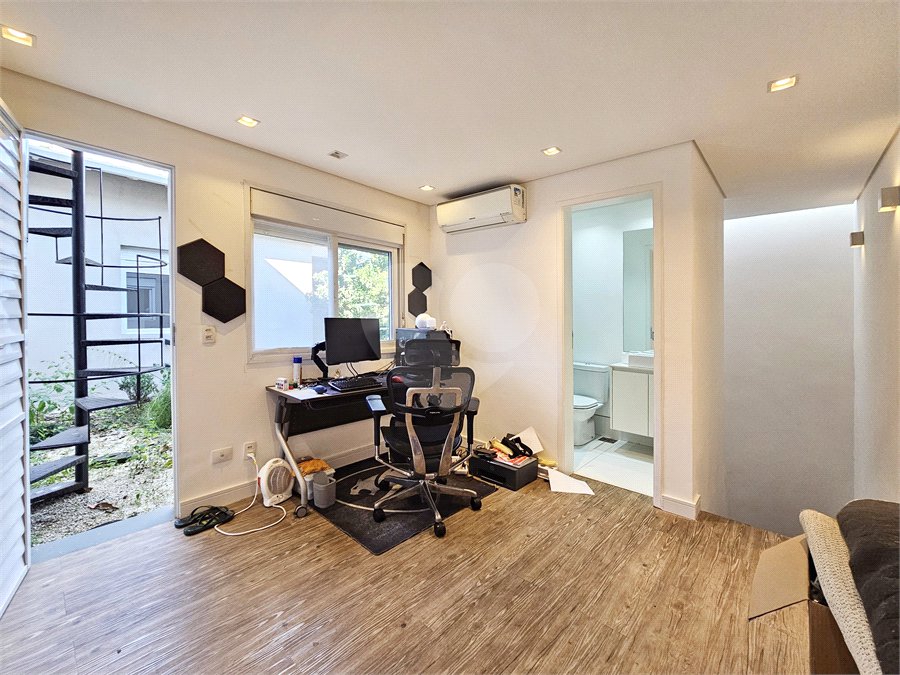 Casa de Vila à venda com 3 suítes em Vila Nova Conceição, São Paulo, SP